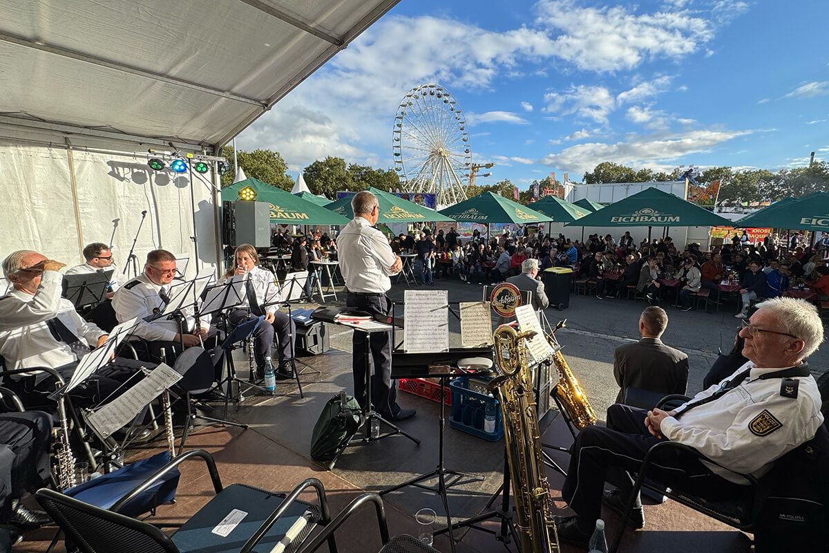 O'zapft is - Rummel und Bieranstich auf der Oktobermess Mannheim