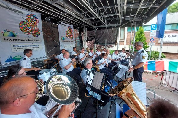 Internationaler Frühschoppen mit dem Polizeiorchester Mannheim
