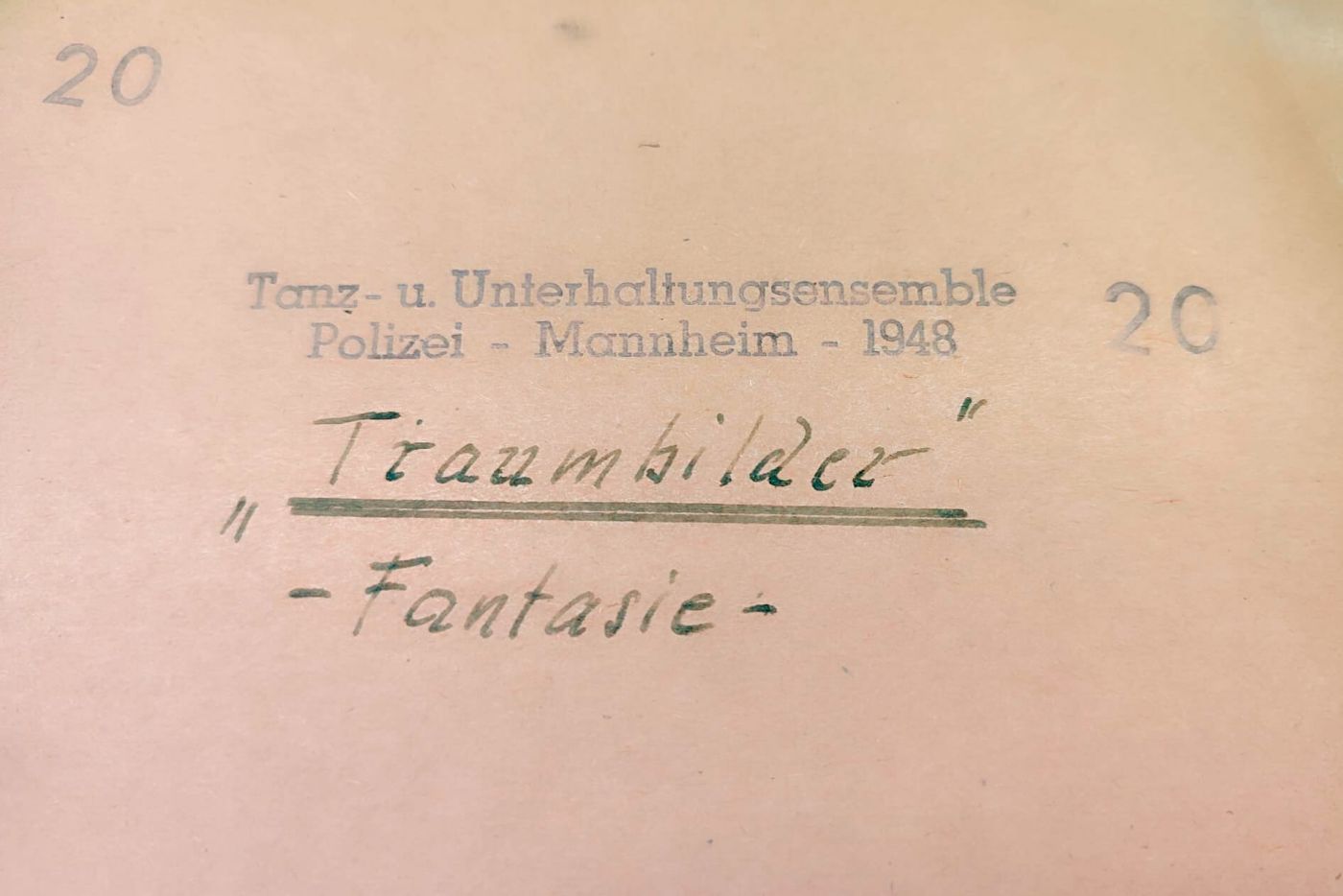 Stempel des Tanz- und Unterhaltungsensemble Polizei Mannheim von 1948 auf diversen Noten (Kellerfund).
