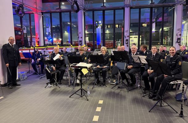Polizeiorchester bei Jubilahrehrung der Feuerwehr Mannheim