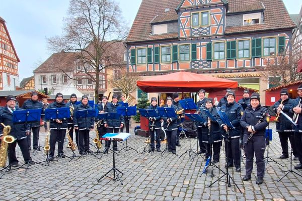Festliche Klänge und gelebte Solidarität auf dem Garango-Weihnachtsmarkt in Ladenburg
